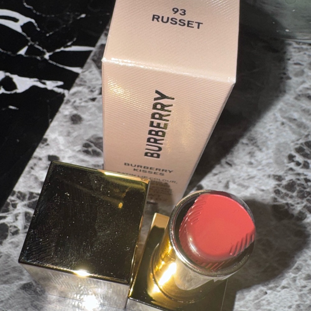 Burberry Kisses Lipstick Russet 93 - Coral Pink
